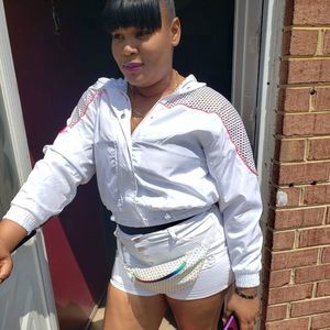 Meet your Posher, Johniel